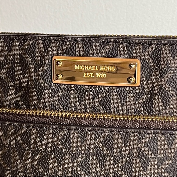 NWOT Michael Kors Signature Bedford Small Crossbody - Picture 2 of 11